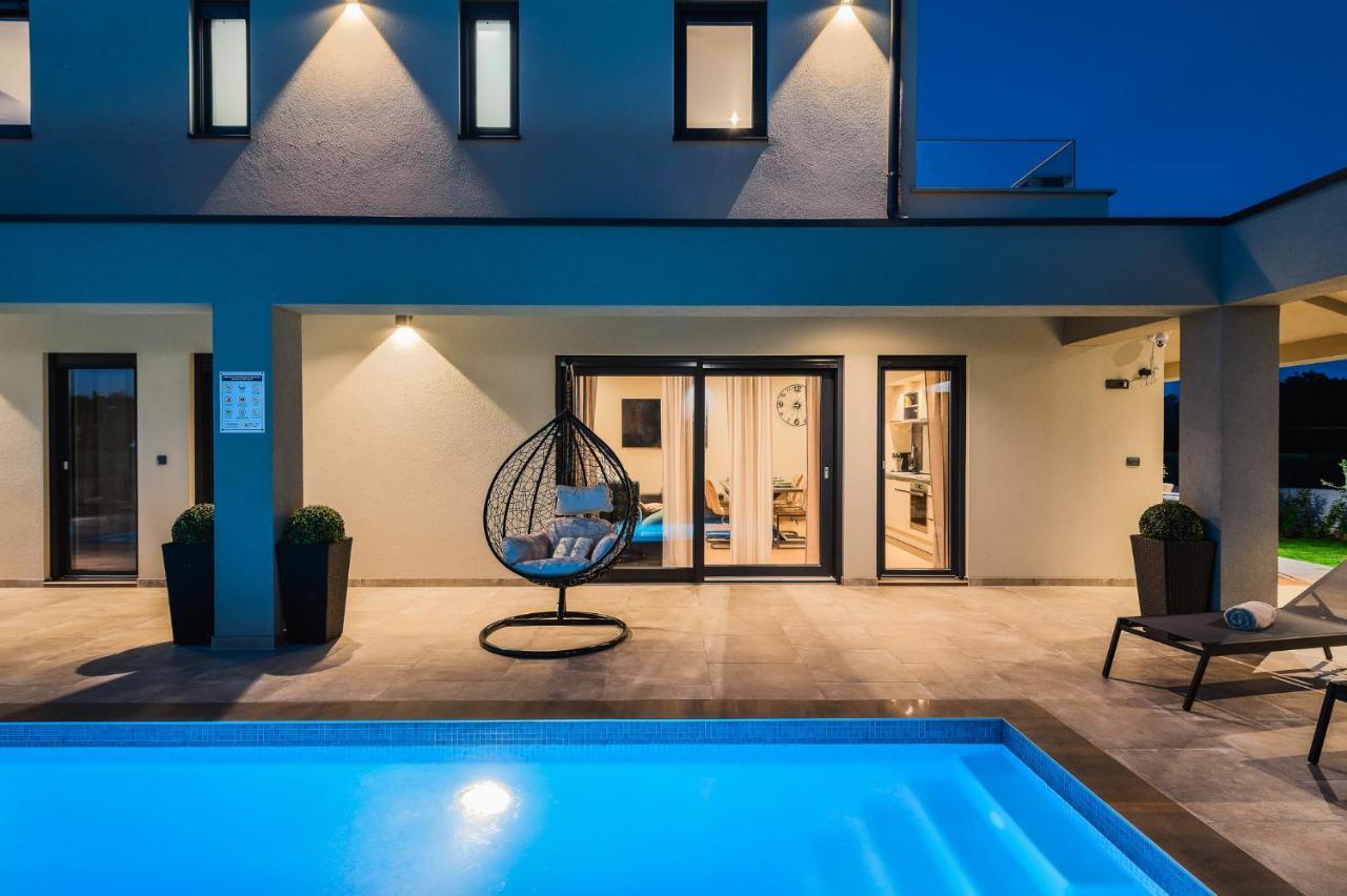 Villa Nobu Mali Vareski Exterior photo