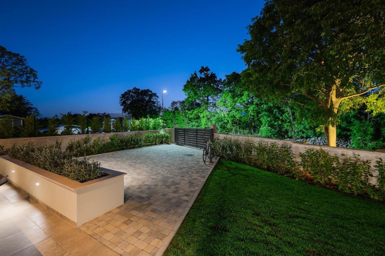 Villa Nobu Mali Vareski Exterior photo
